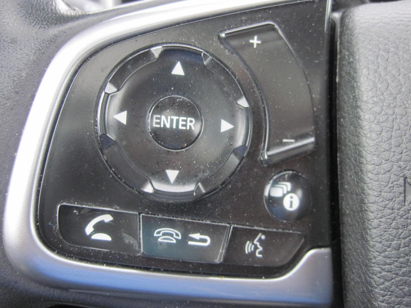 2022 white /Tan Honda CR-V EX-L AWD (2HKRW2H8XNH) , automatic transmission, located at 9530 Old Seward Highway, Anchorage, AK, 99515, (907) 349-3343, 61.134140, -149.865570 - Photo#16